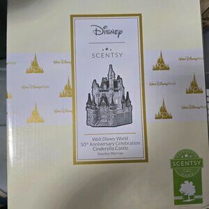 Scentsy Cinderella Castle WDW 50th Anniversary Warmer